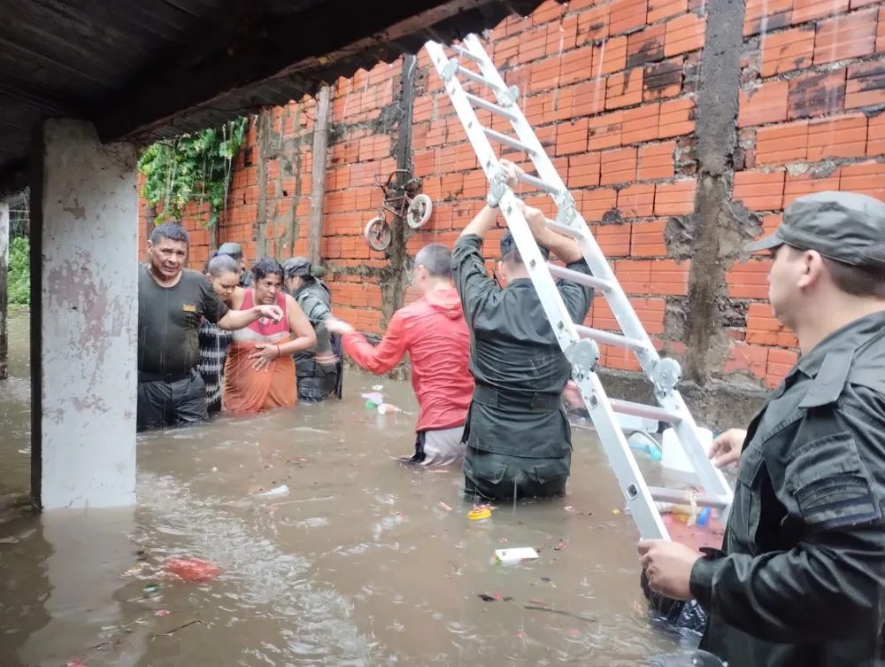 Corrientes sufre «la peor catástrofe natural» por inundaciones tras un&nbsp;temporal.