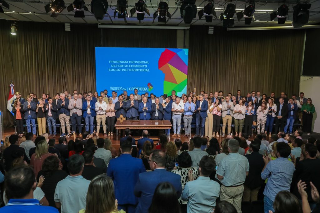 La Provincia suma a los intendentes en la gestión de la educación en sus&nbsp;comunidades.