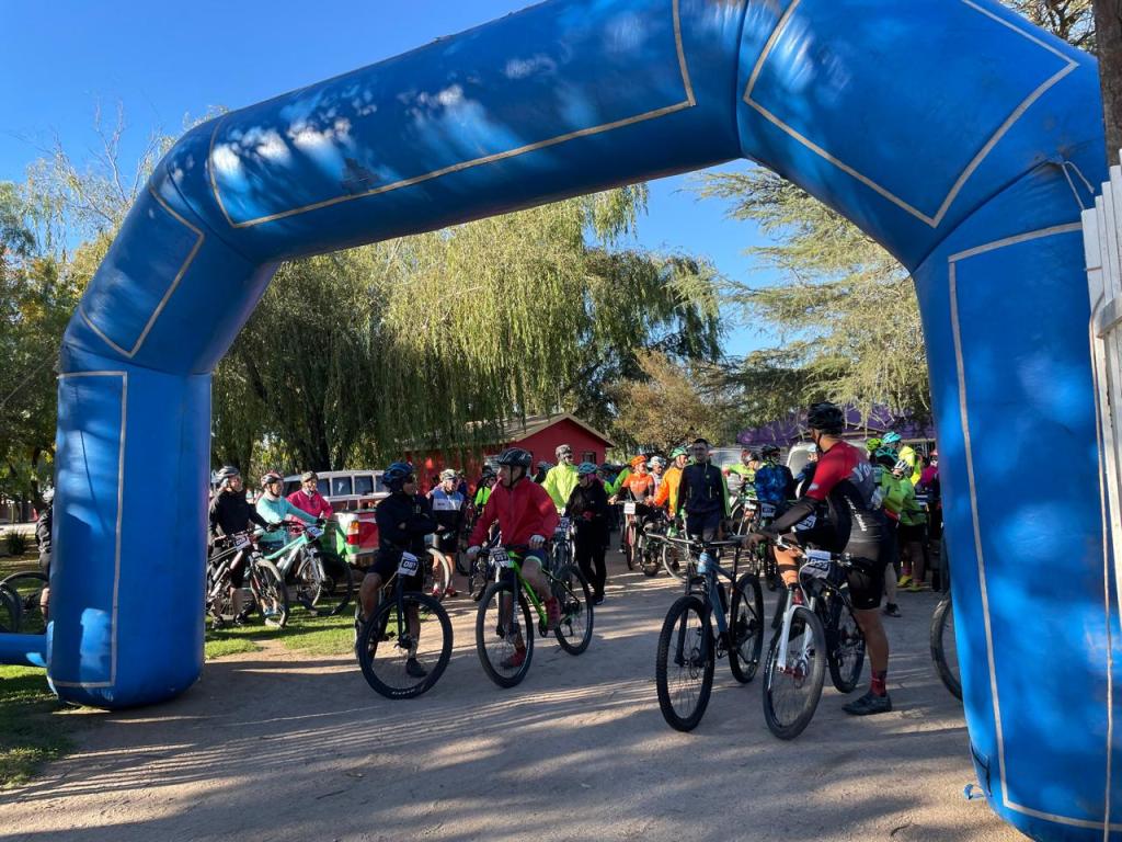 Más de 100 ciclistas participaron del 3° Cicloturismo rural en Luque 