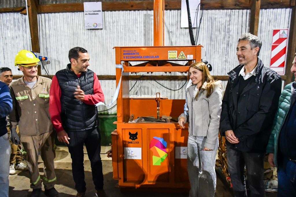 Nueva maquinaria compactadora de reciclaje para Rio&nbsp;Segundo.