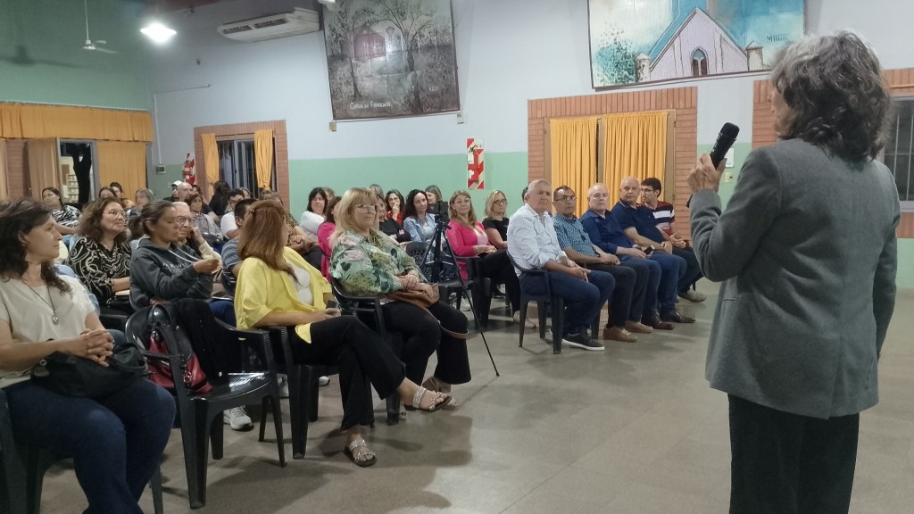 Se llevó a cabo la charla «¿Cómo prevenir la adicción a las drogas y el juego&nbsp;online?