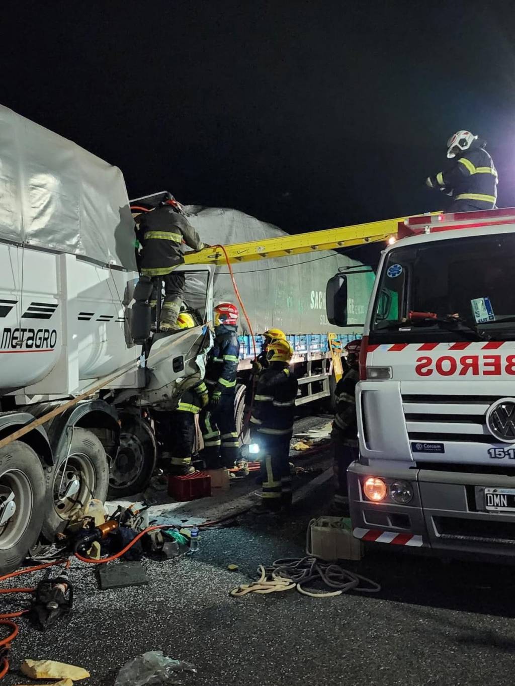 Choque entre camiones en la autopista Córdoba-Rosario: un&nbsp;herido